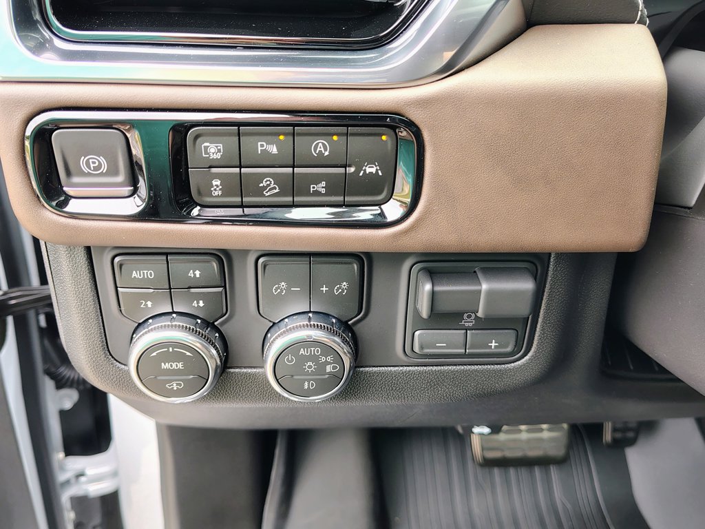New 2026 GMC Yukon Denali Ultimate AWD/4WD image 26