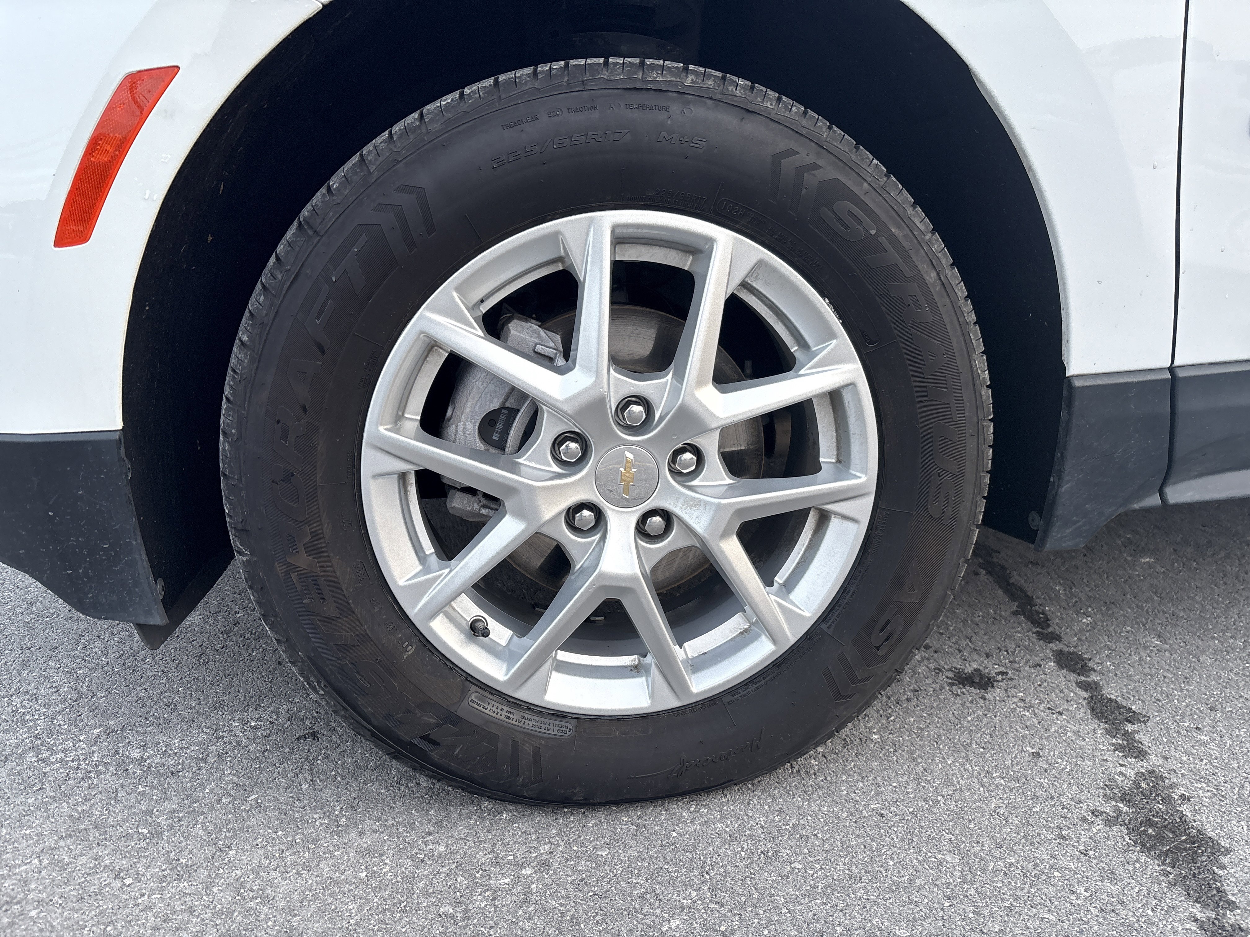 Used 2024 Chevrolet Equinox LT image 11