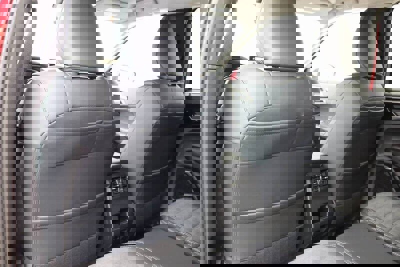 New 2025 Mitsubishi Outlander SE image 7