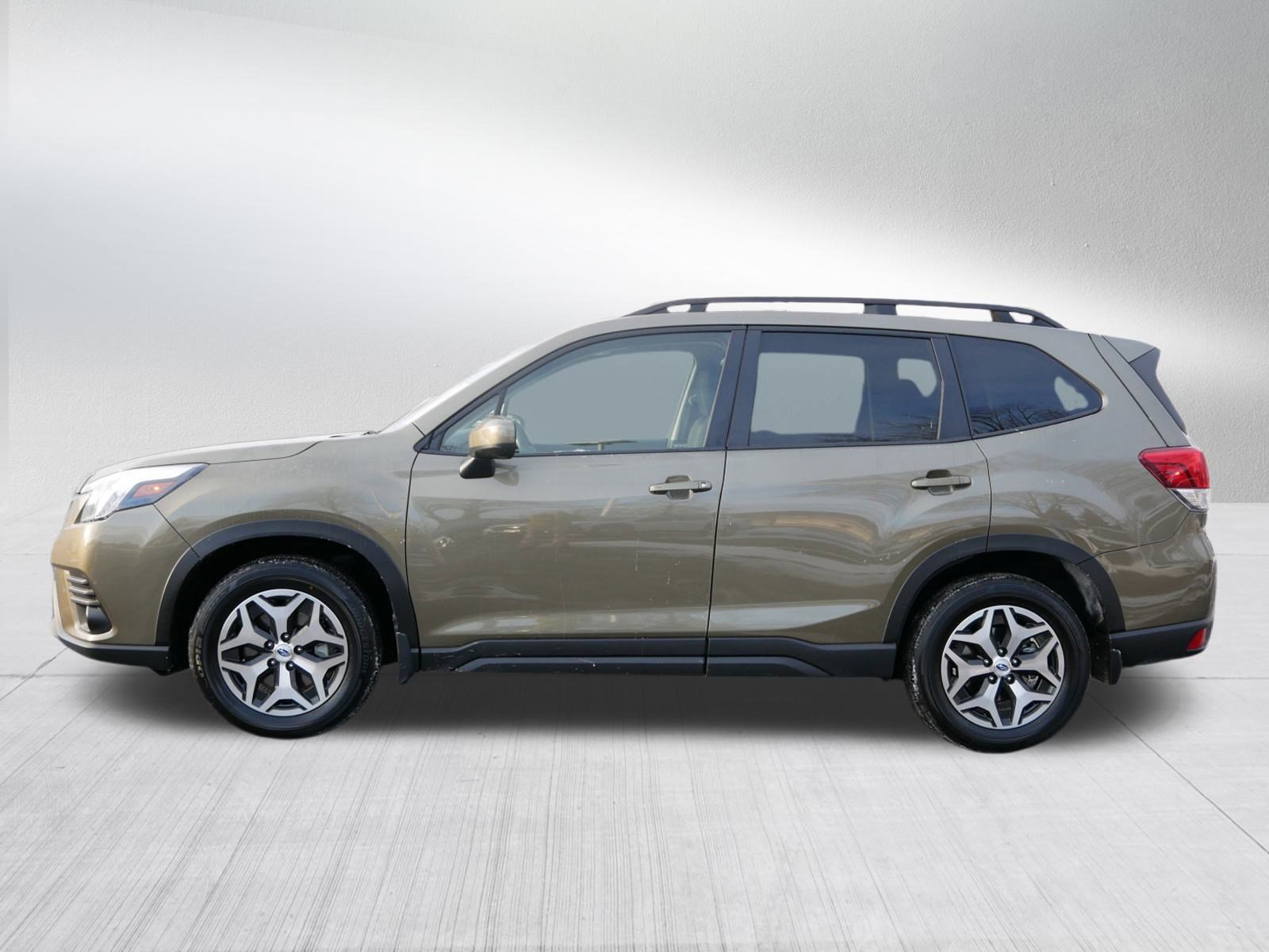 Certified 2023 Subaru Forester Premium image 4