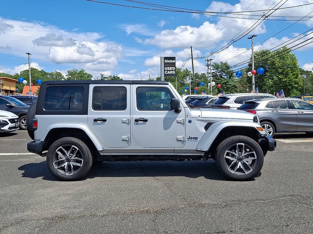 Used 2024 Jeep Wrangler Unlimited w/ Convenience Group AWD/4WD image 8