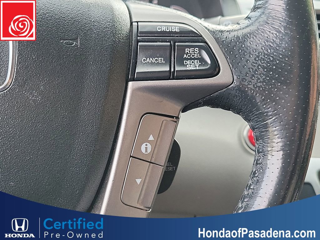 Used 2016 Honda Odyssey Touring Elite image 12