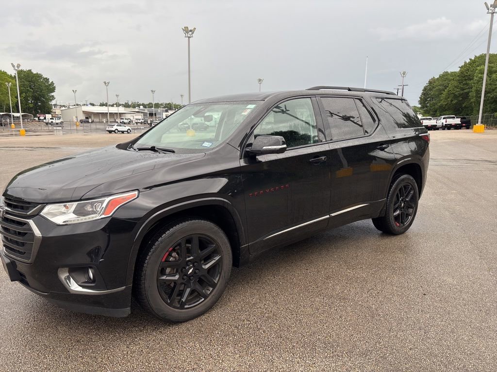 Used 2020 Chevrolet Traverse Premier w/ Redline Edition FWD image 3
