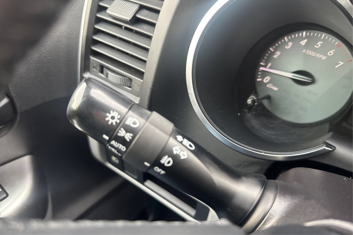 Used 2019 Toyota Sequoia SR5 AWD/4WD image 18
