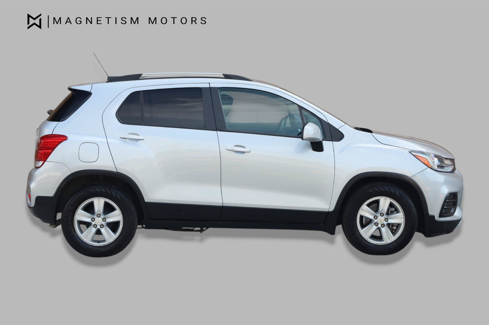 Used 2021 Chevrolet Trax LT w/ LT Convenience Package FWD image 2