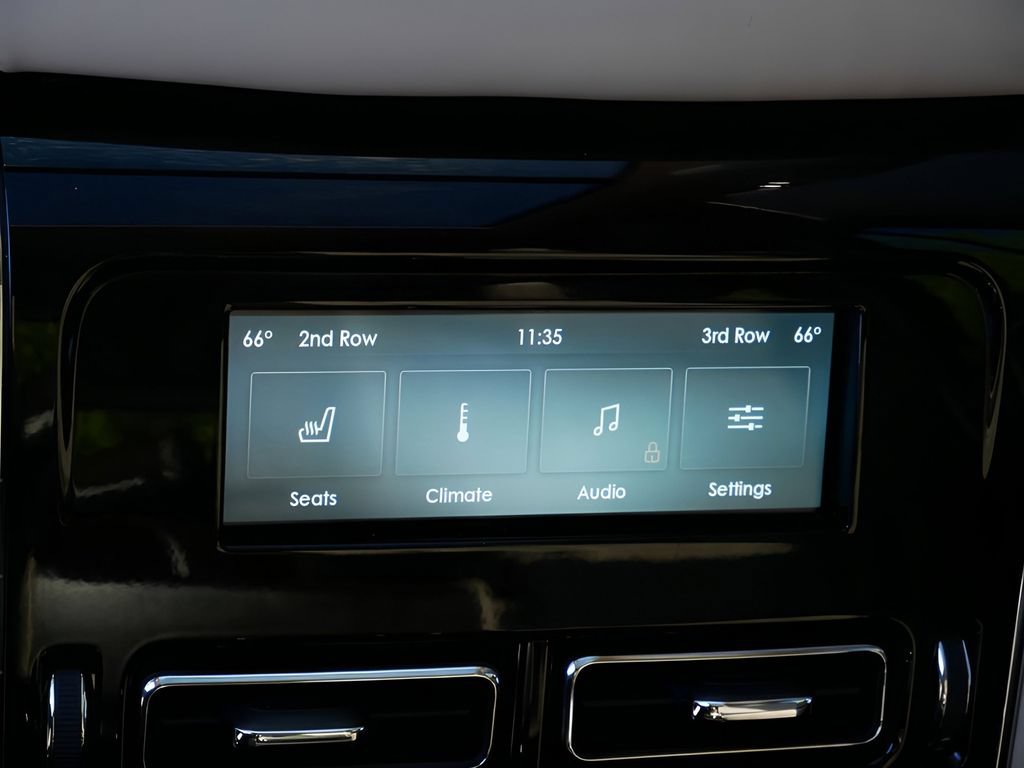 Used 2020 Lincoln Aviator Reserve w/ Equipment Group 202A AWD/4WD image 16
