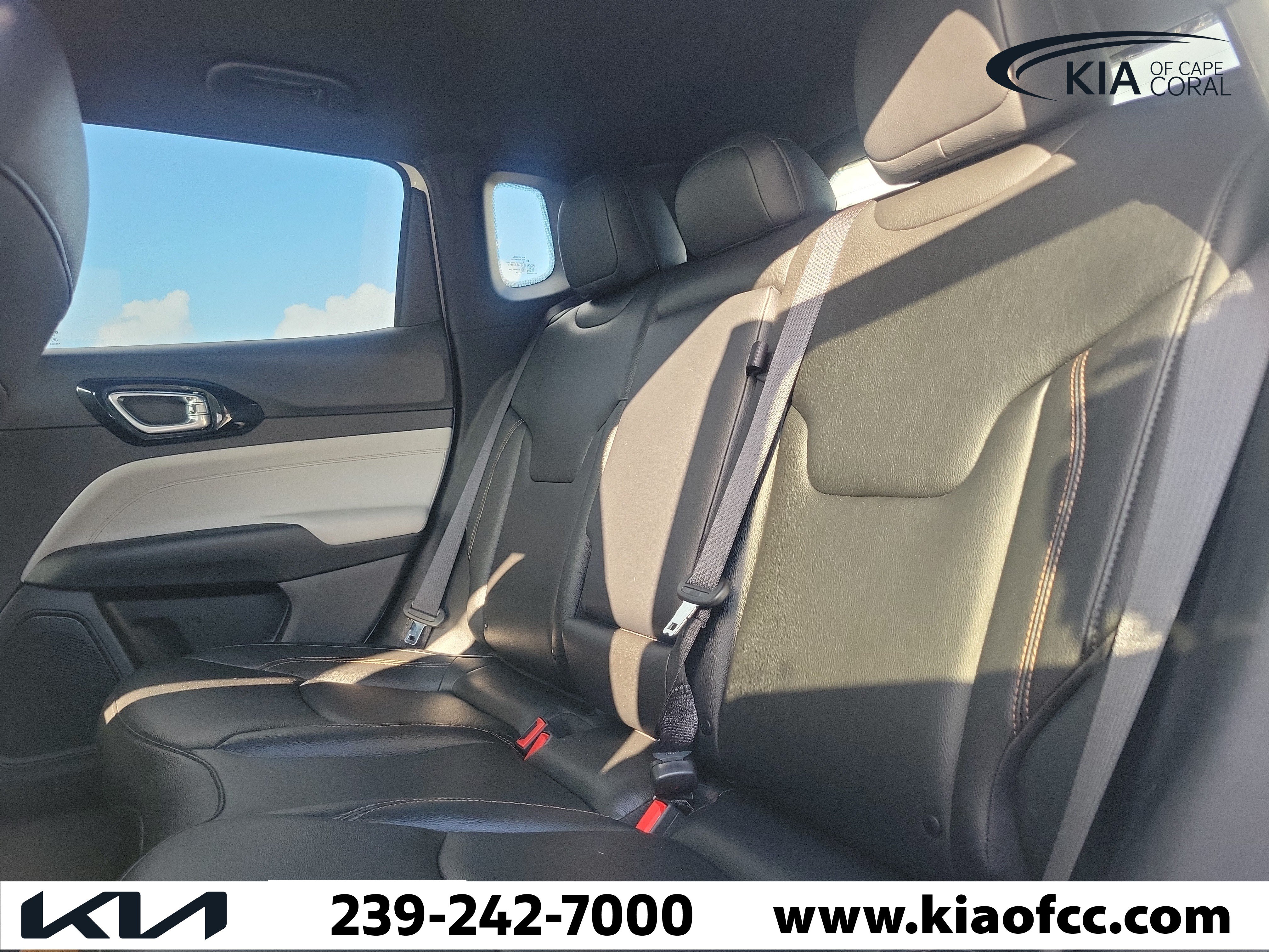 Used 2024 Jeep Compass Limited AWD/4WD image 16