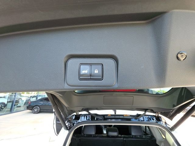 Used 2023 Nissan Rogue Platinum w/ Platinum Premium Package image 28