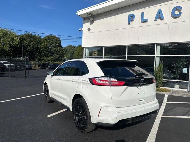 Used 2022 Ford Edge ST-Line image 5