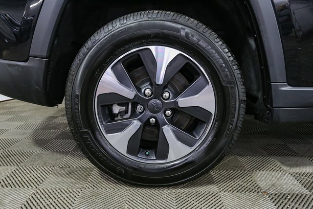 Used 2022 Jeep Grand Cherokee Limited 4xe w/ Luxury Tech Group II image 16