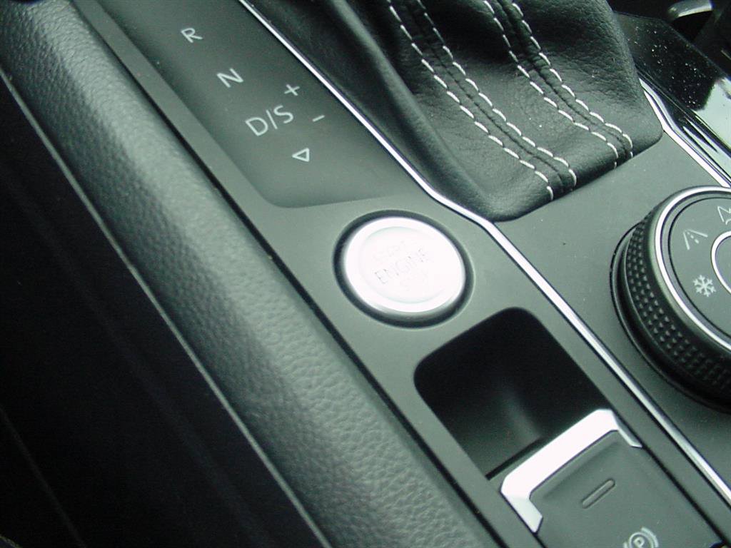 Used 2021 Volkswagen Atlas SEL R-Line image 14