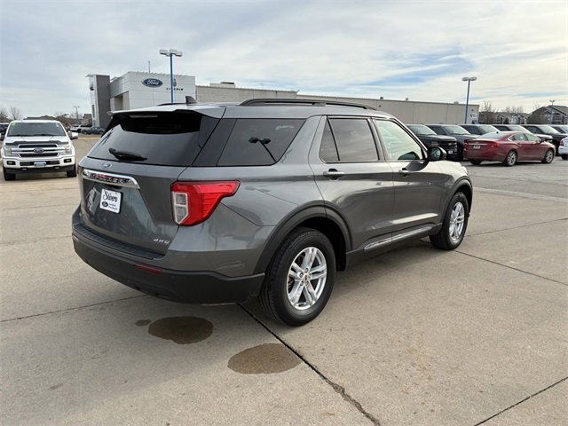 Certified 2022 Ford Explorer XLT image 4