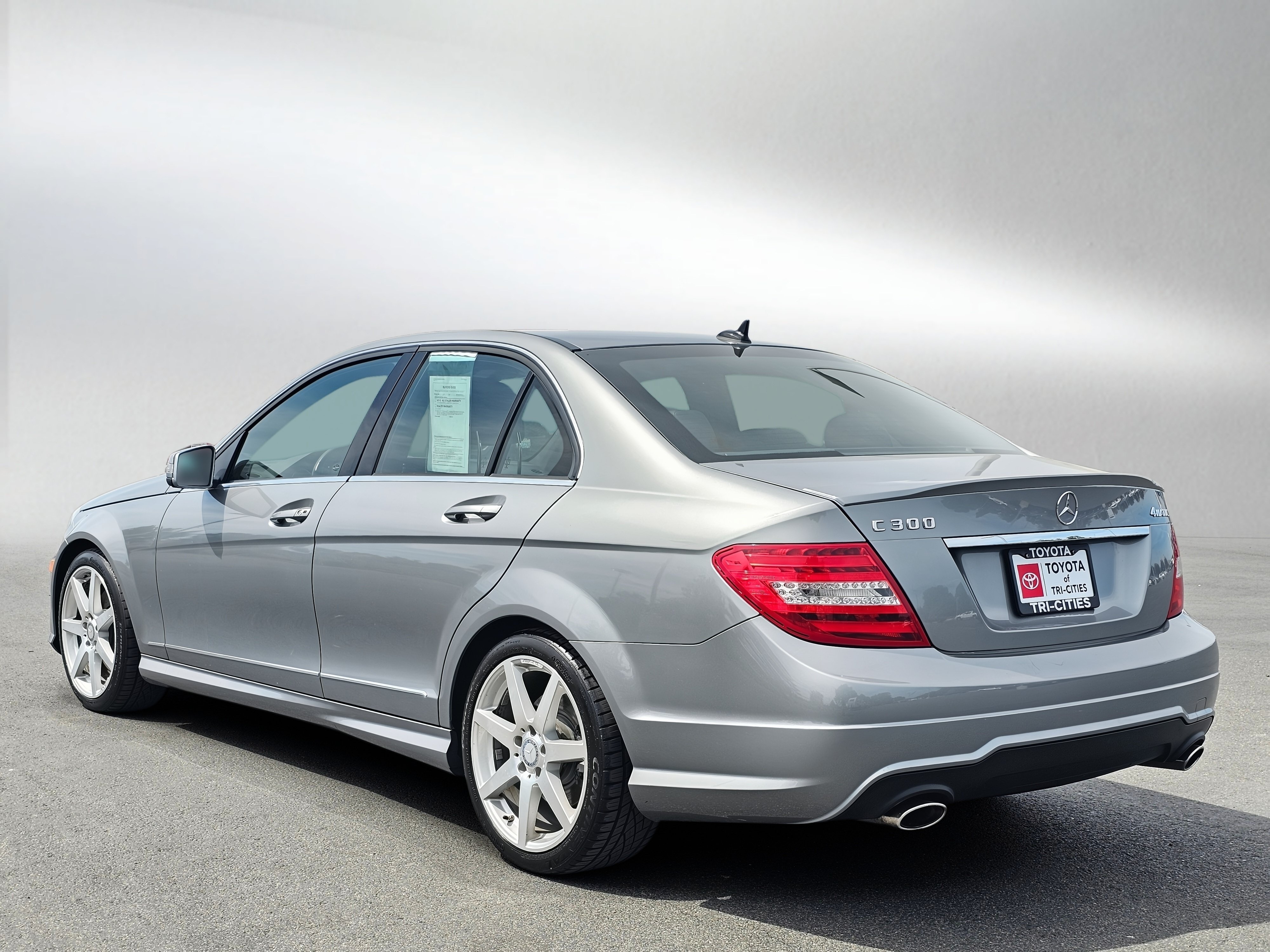 Used 2014 Mercedes-Benz C 300 4MATIC Sedan image 3