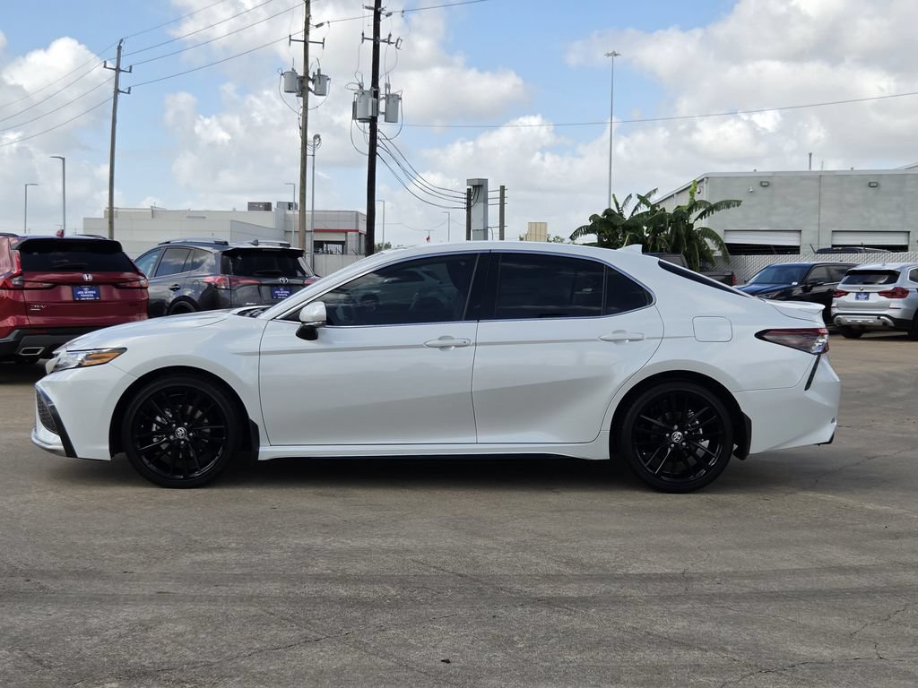 Used 2024 Toyota Camry XSE FWD image 6