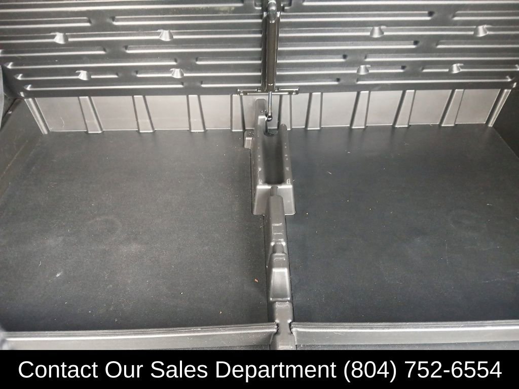 Used 2018 Chevrolet Suburban LT image 28