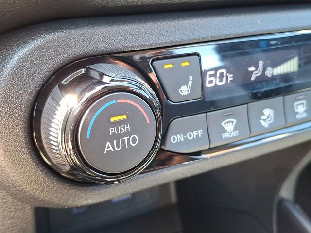 Used 2023 Nissan Kicks SR w/ SR Premium Package FWD image 18