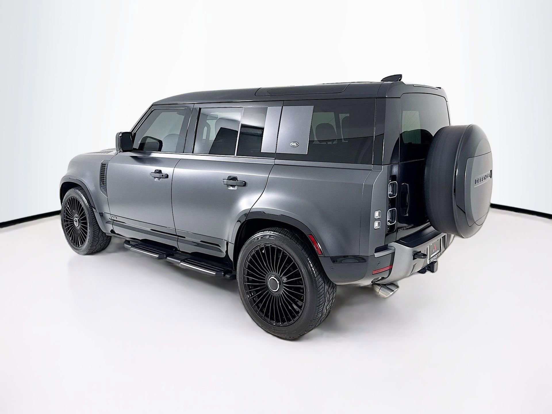 Used 2024 Land Rover Defender 110 Carpathian Edition image 6