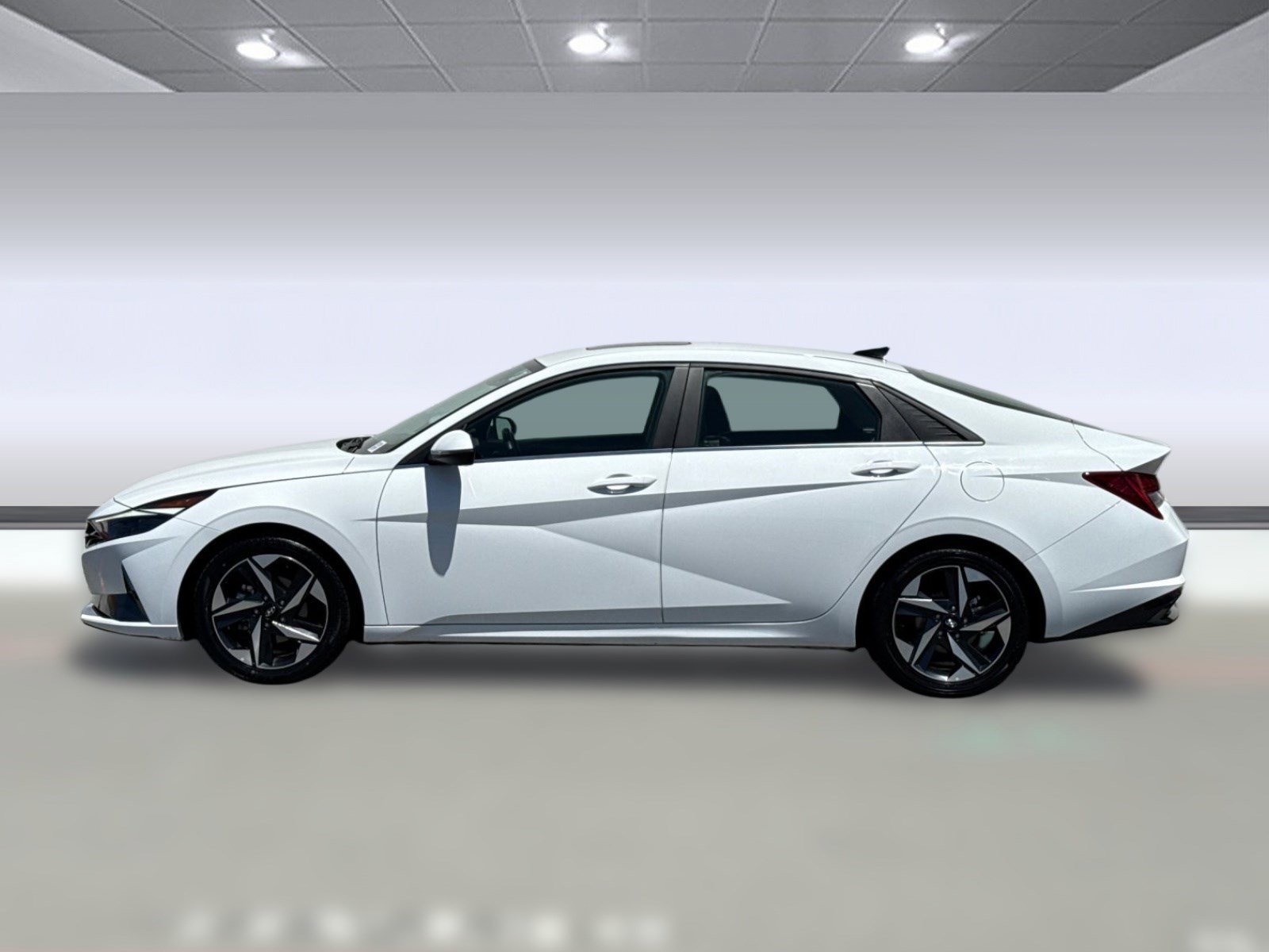 Used 2023 Hyundai Elantra Limited w/ Cargo Package FWD image 2