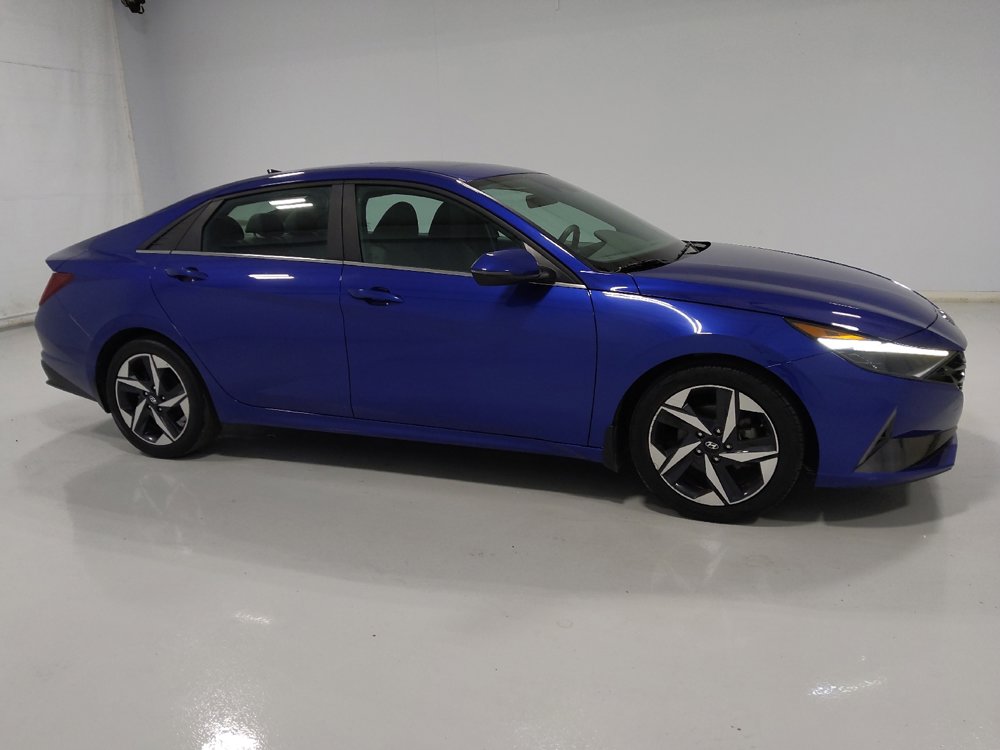 Used 2022 Hyundai Elantra SEL w/ Convenience + Premium Package FWD image 11