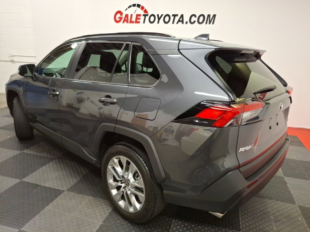 Used 2025 Toyota RAV4 XLE Premium image 8