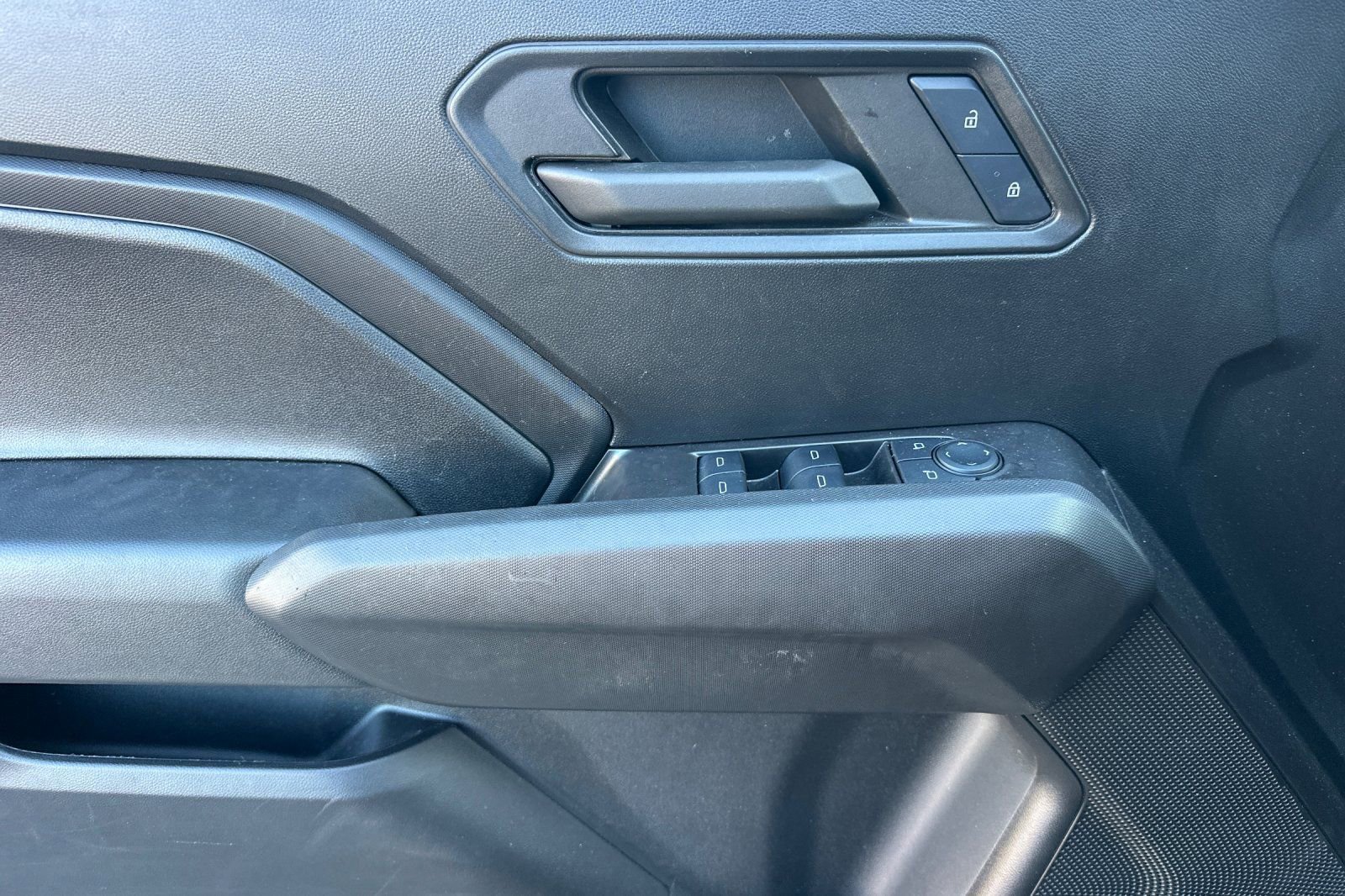 Used 2024 Chevrolet Colorado W/T image 11