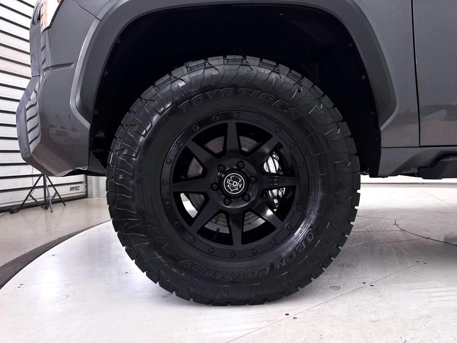 Used 2025 Toyota Tundra SR5 AWD/4WD image 15