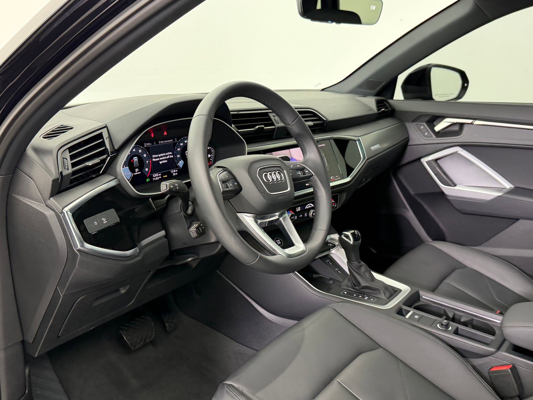 Certified 2025 Audi Q3 2.0T Premium image 4