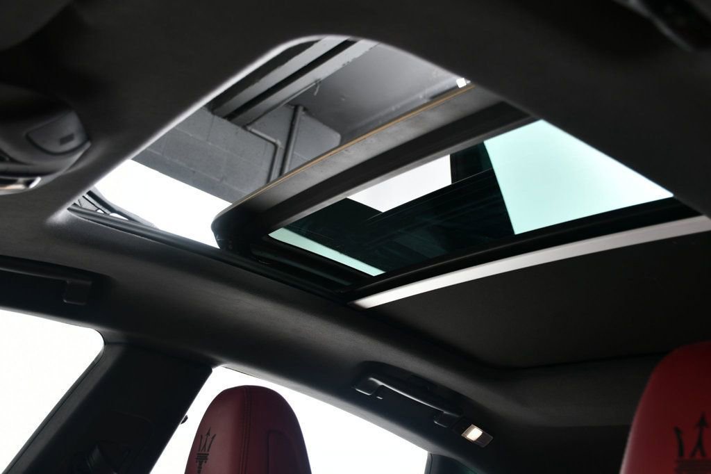 Used 2020 Maserati Levante GranSport image 6