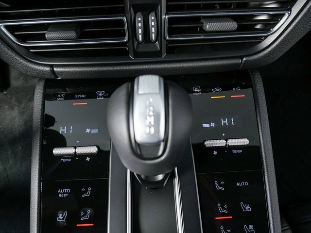 New 2026 Porsche Macan image 14