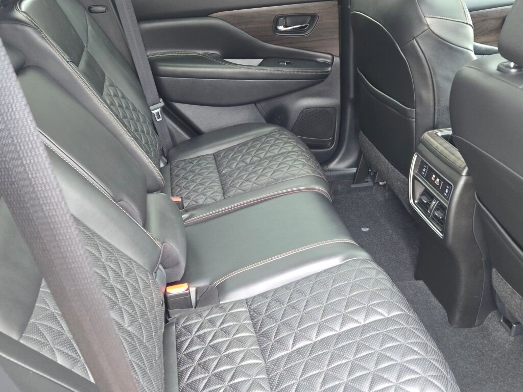 Used 2022 Nissan Murano Platinum w/ Cargo Package image 9