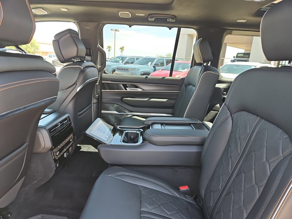 New 2026 Jeep Grand Wagoneer Summit AWD/4WD image 19