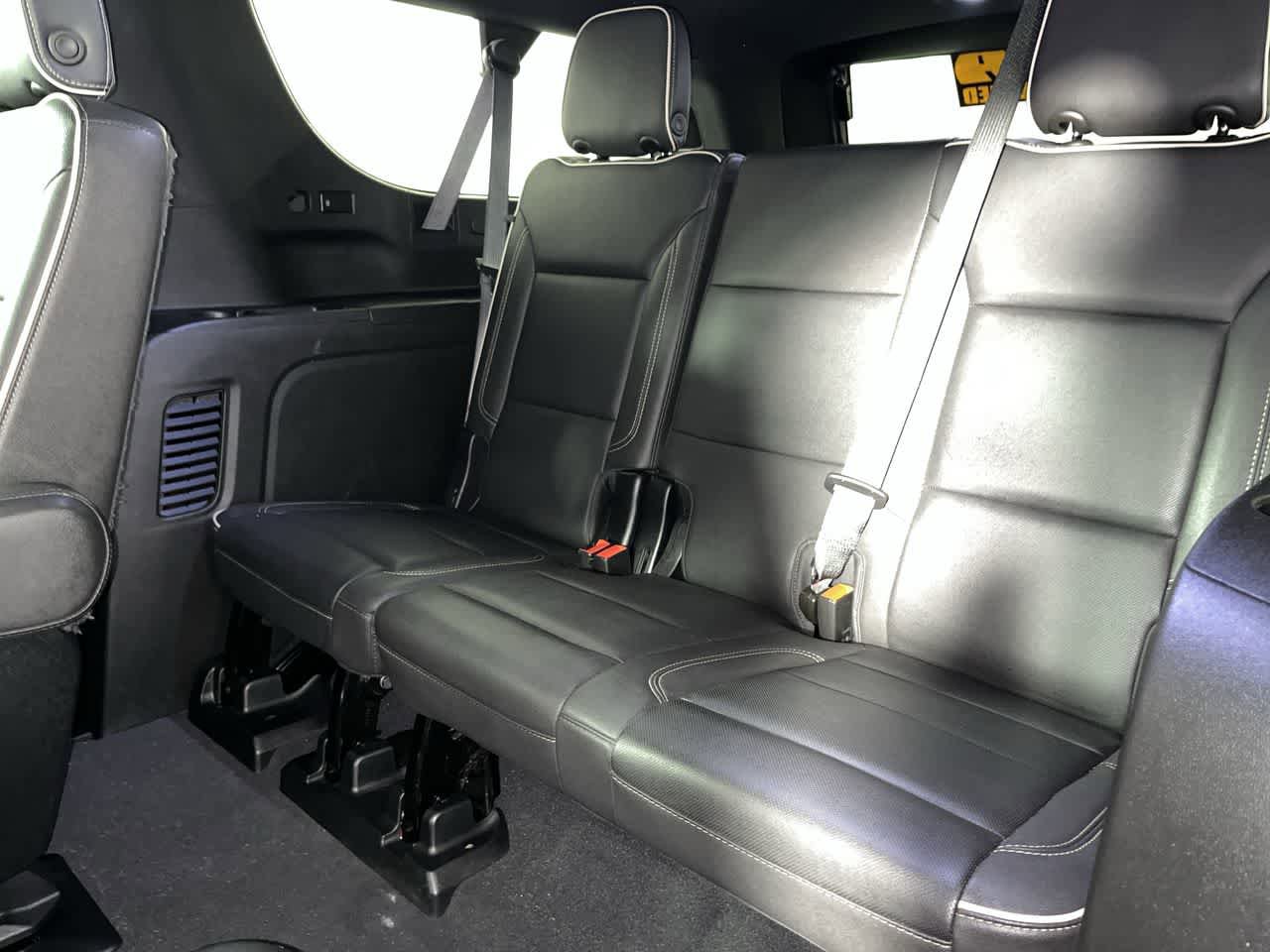 Used 2023 GMC Yukon XL SLT AWD/4WD image 27