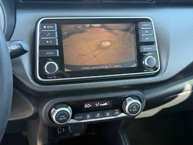 Used 2018 Nissan Kicks SV FWD image 21