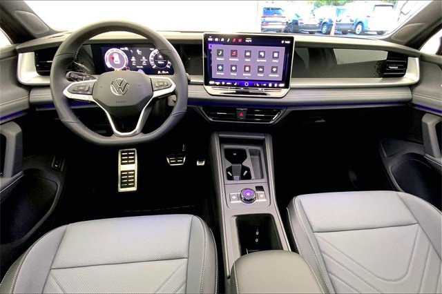 New 2026 Volkswagen Tiguan SE R-Line image 6