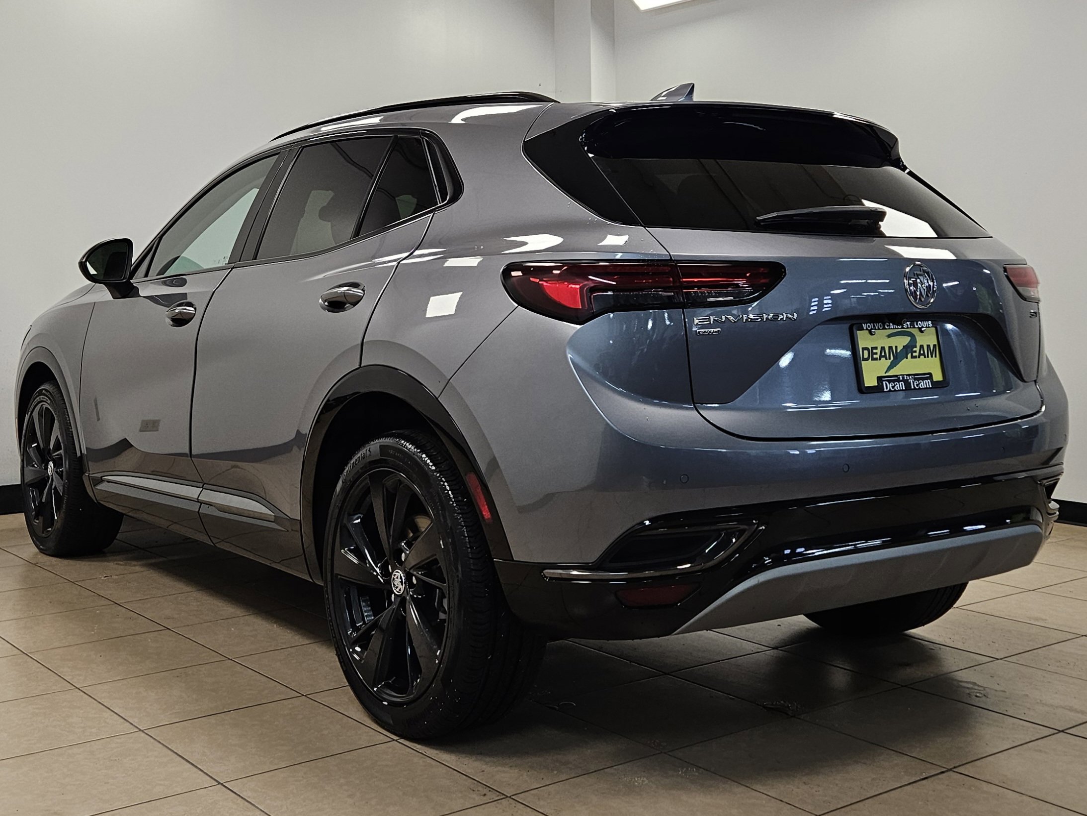 Used 2022 Buick Envision Essence w/ Sport Touring Package image 5