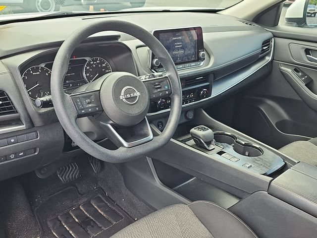 Used 2024 Nissan Rogue SV FWD image 11