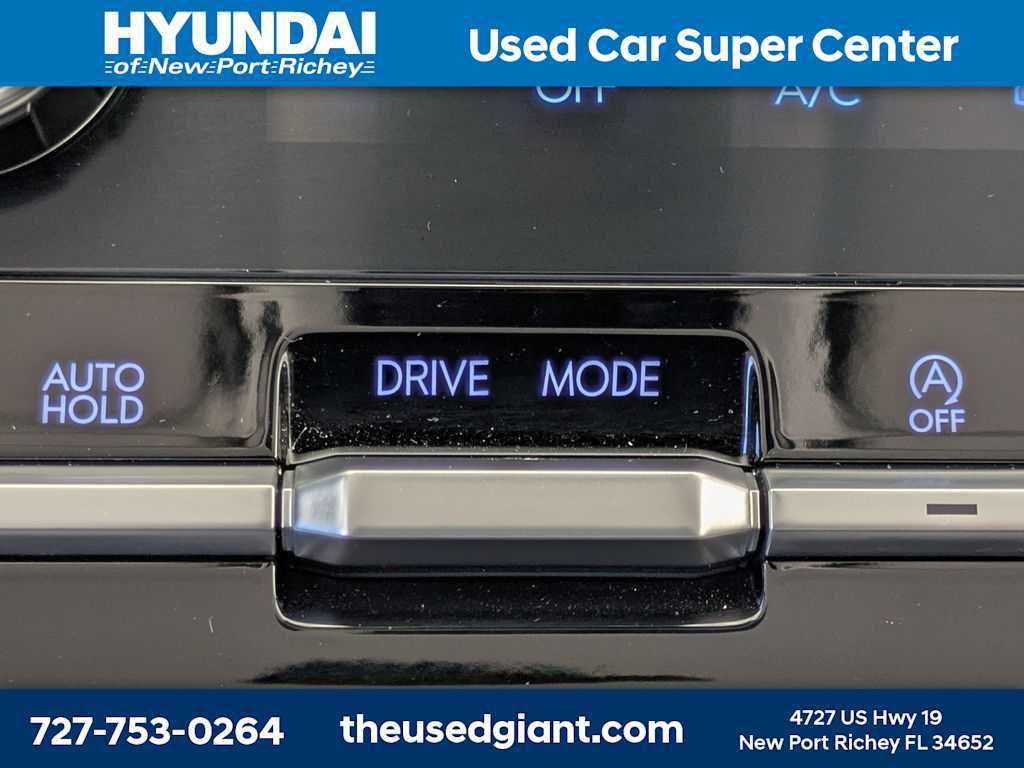 Used 2025 Hyundai Santa Fe SEL w/ Tow & Go Package FWD image 29