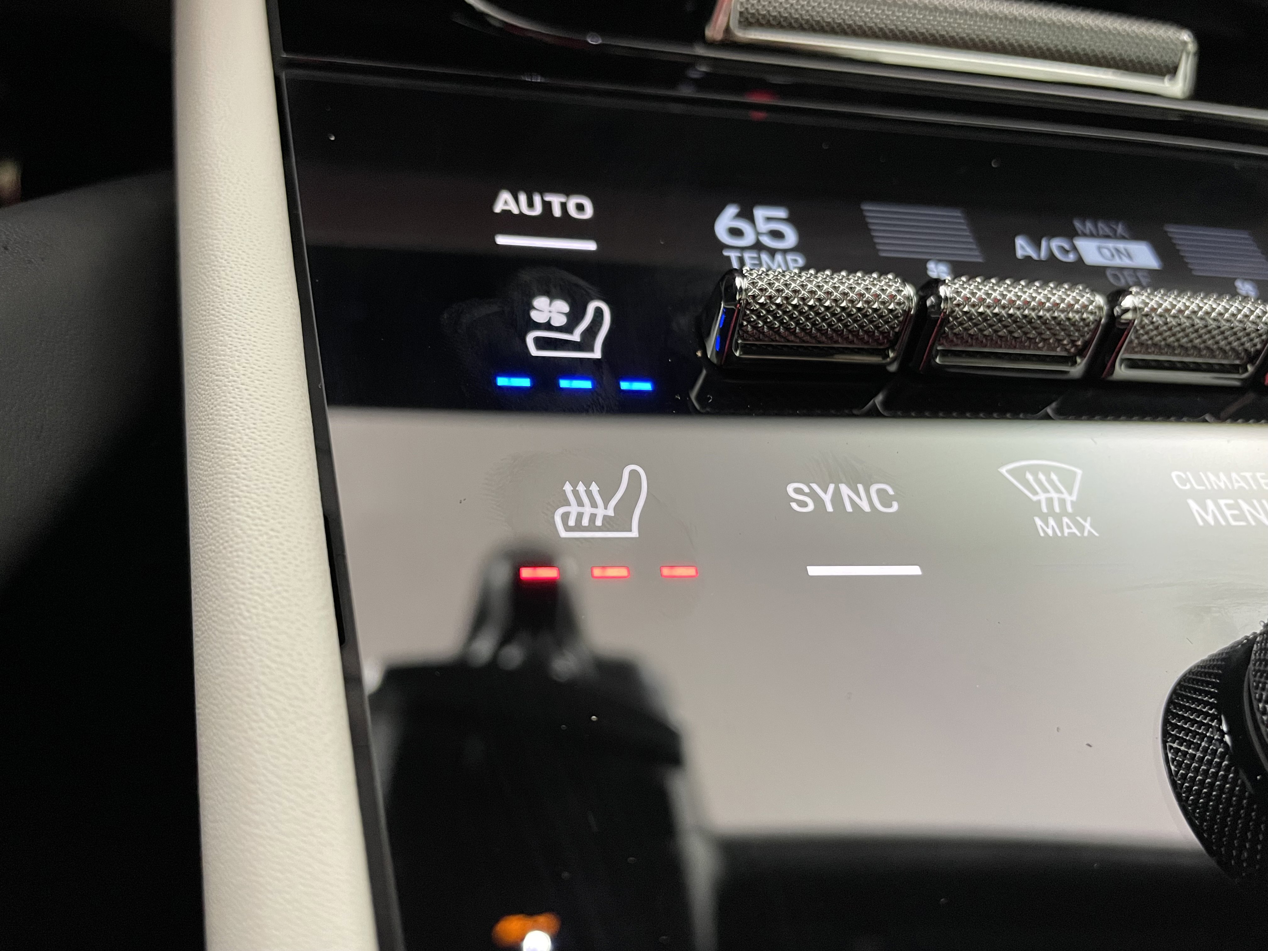 Used 2025 Porsche Cayenne GTS image 23