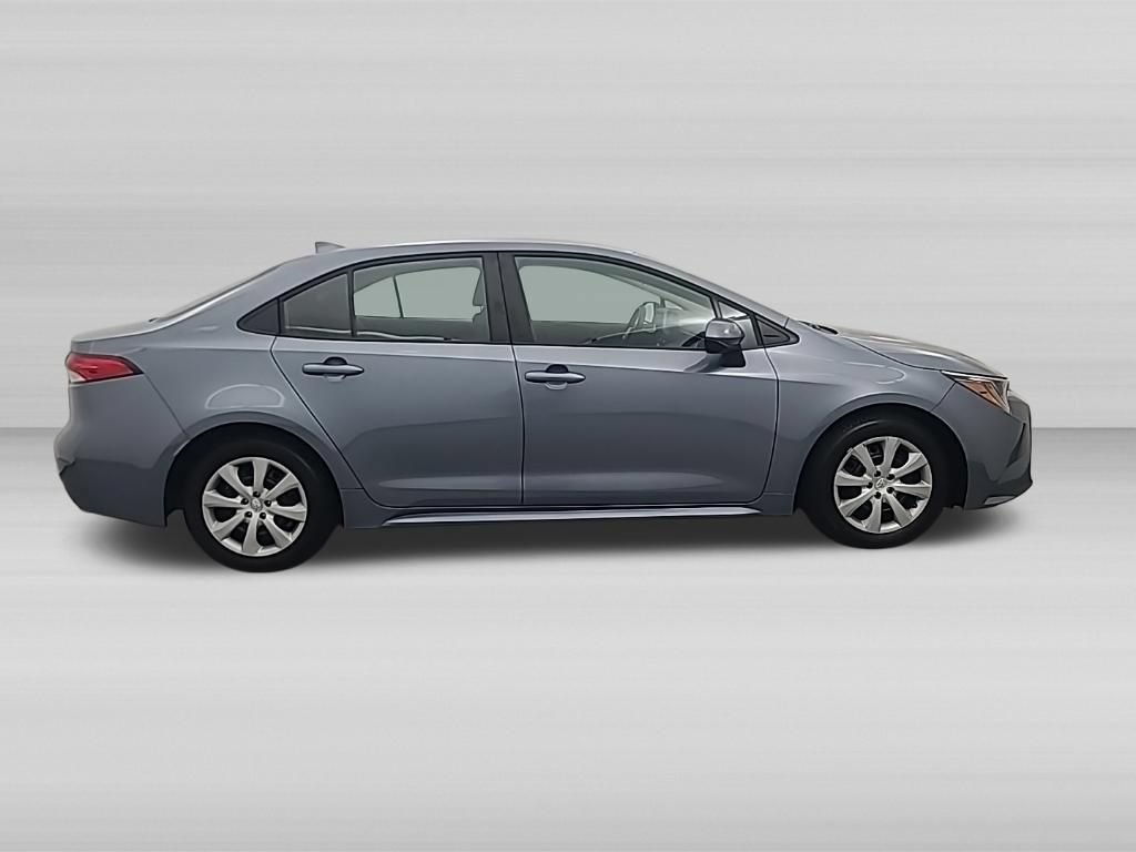 Used 2025 Toyota Corolla LE FWD image 3