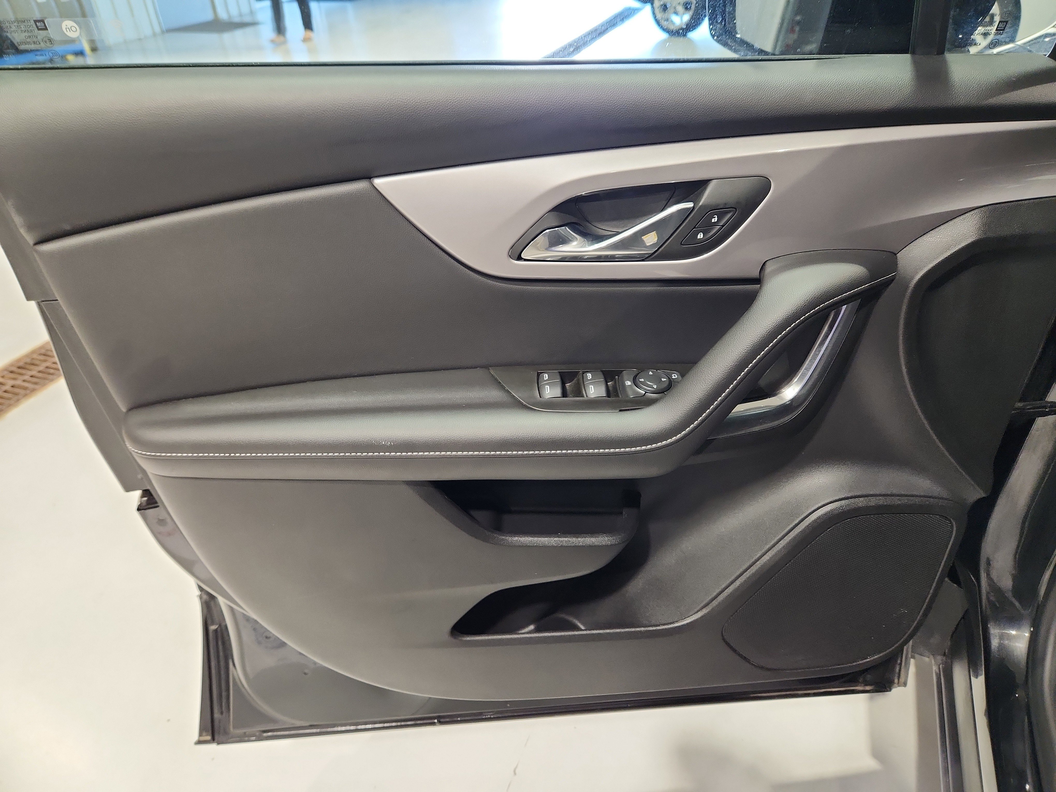 Used 2025 Chevrolet Blazer LT image 16