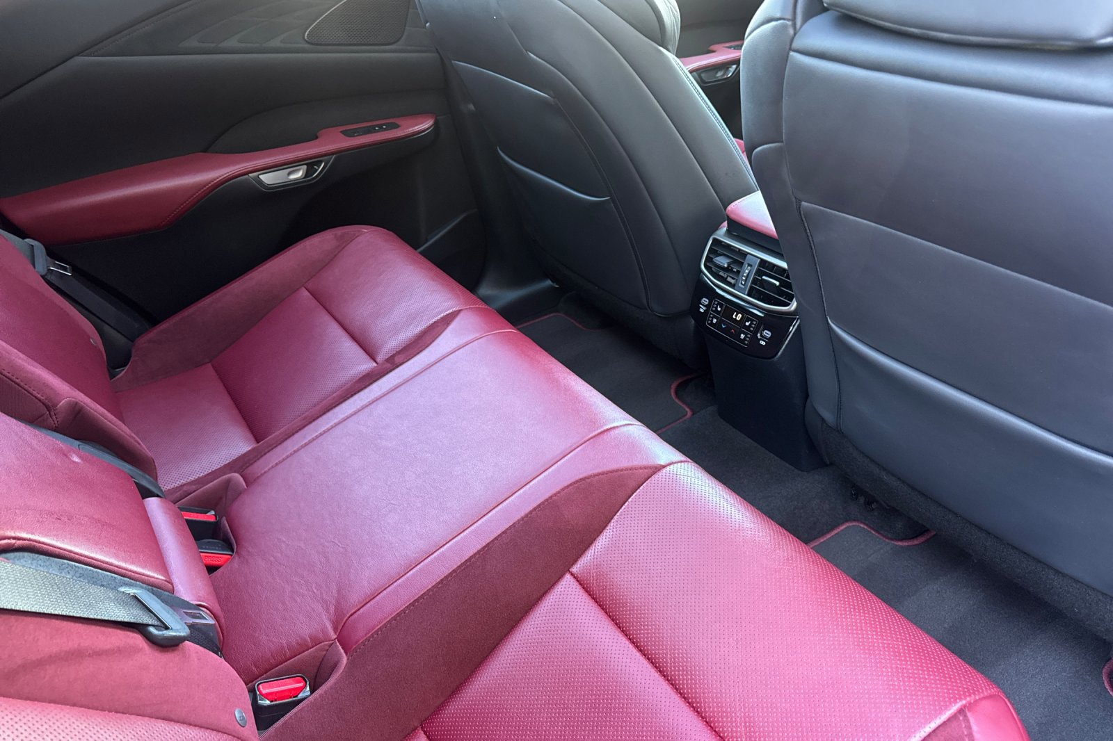 Certified 2023 Lexus RX 500h RX 500h F SPORT Performance w/ Cold Area Package image 29