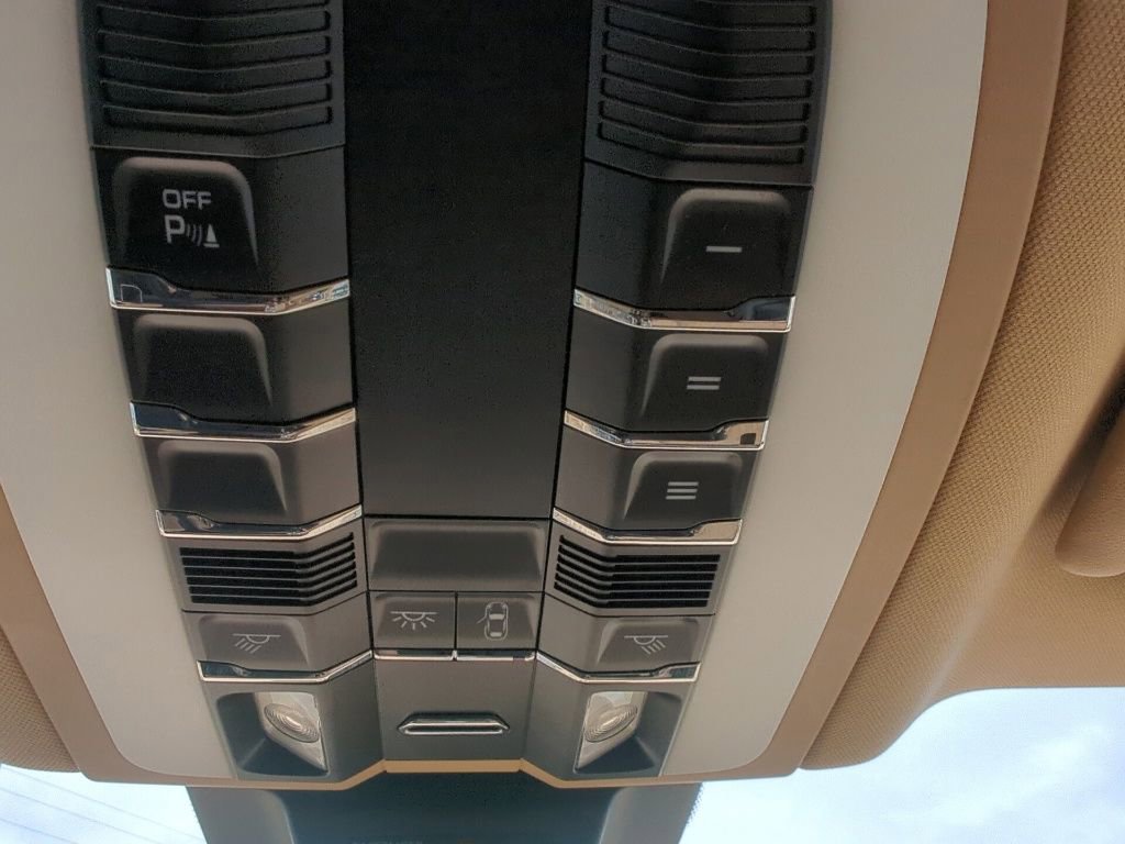 Used 2015 Porsche Macan S AWD/4WD image 16