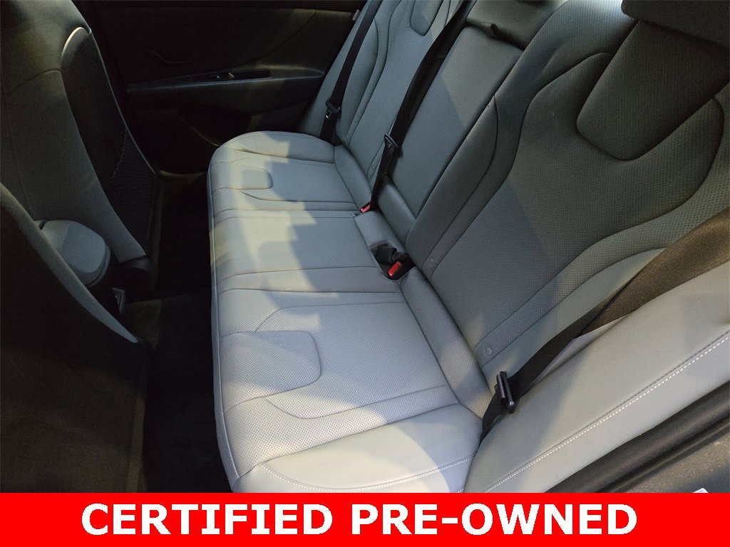 Used 2025 Hyundai Elantra Limited image 13