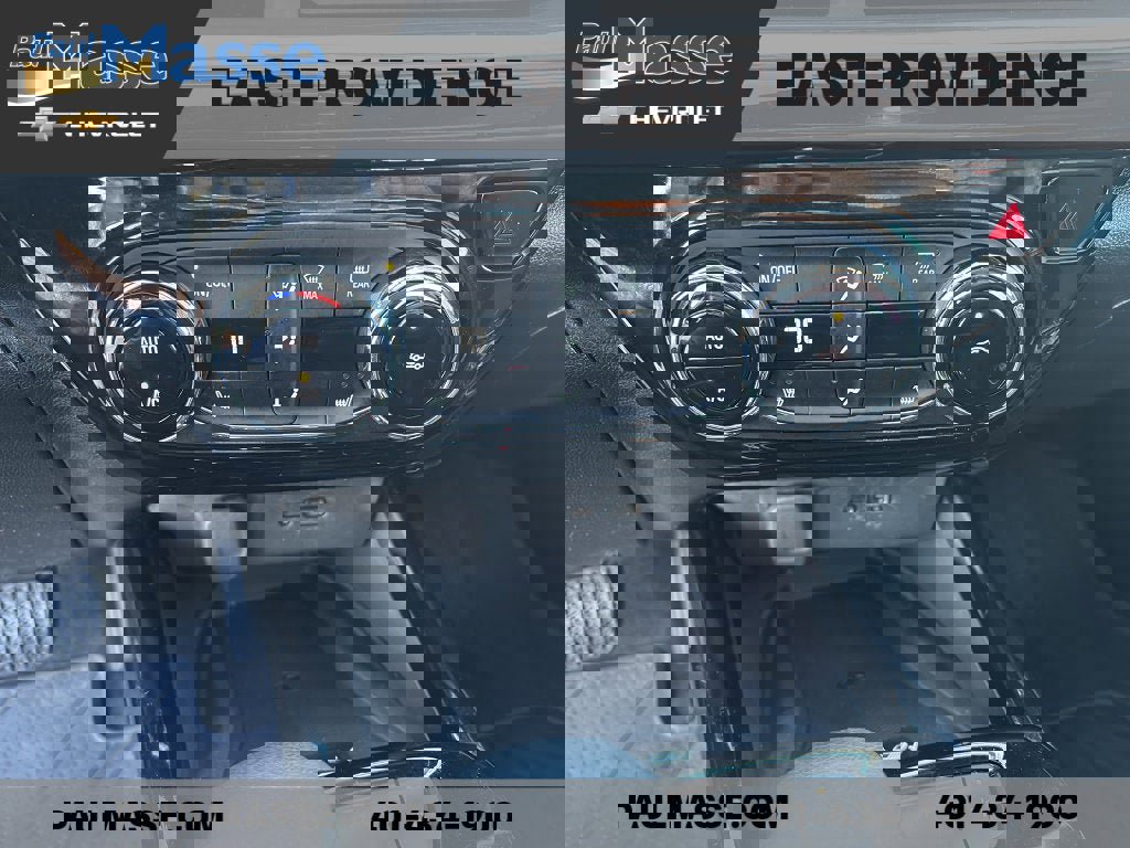 Used 2024 Chevrolet Trax RS w/ Sunroof Package image 13