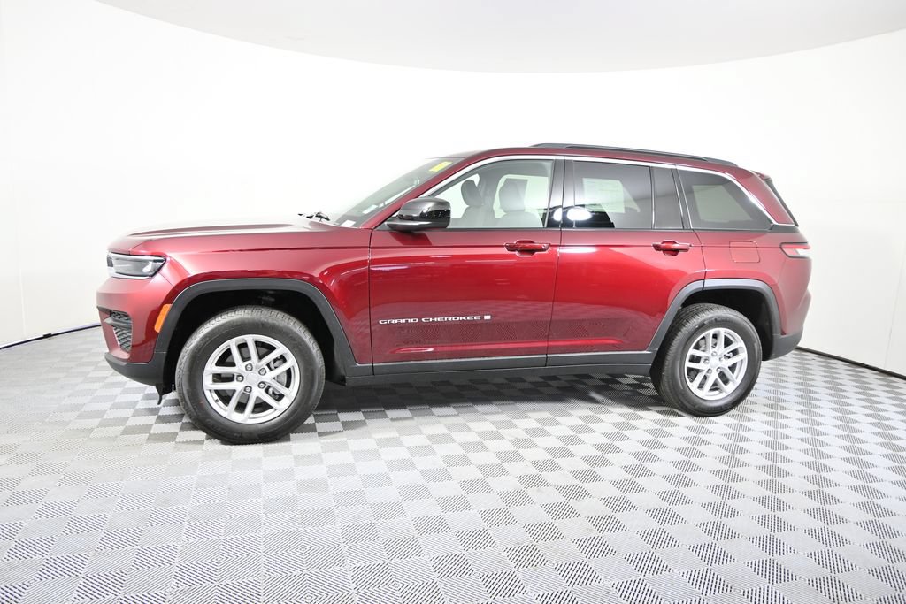Used 2026 Jeep Grand Cherokee Laredo X AWD/4WD image 2