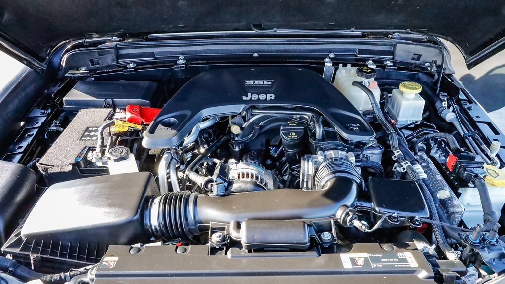 Used 2021 Jeep Gladiator Sport AWD/4WD image 32