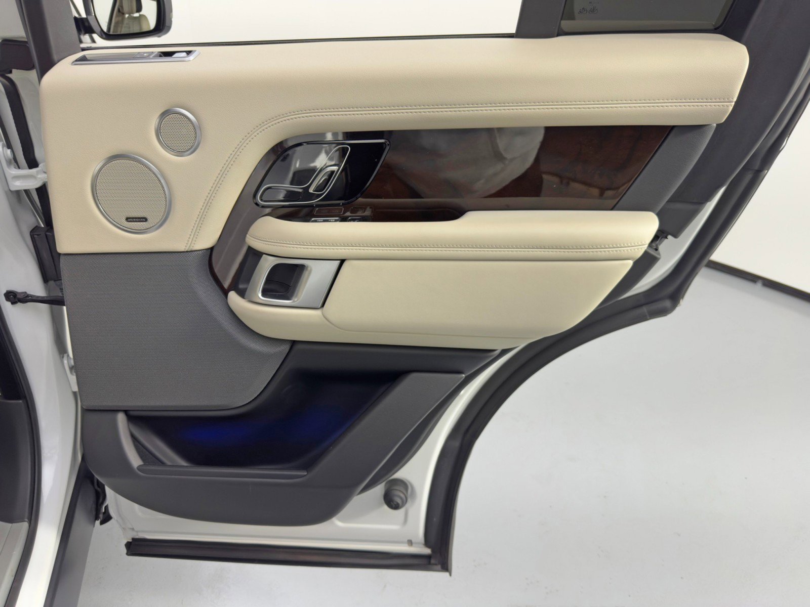 Used 2021 Land Rover Range Rover P525 Westminster Edition image 52