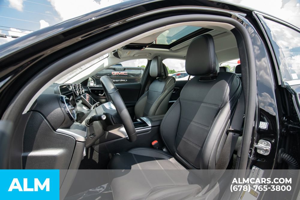 Used 2025 Mercedes-Benz C 300 Sedan image 11