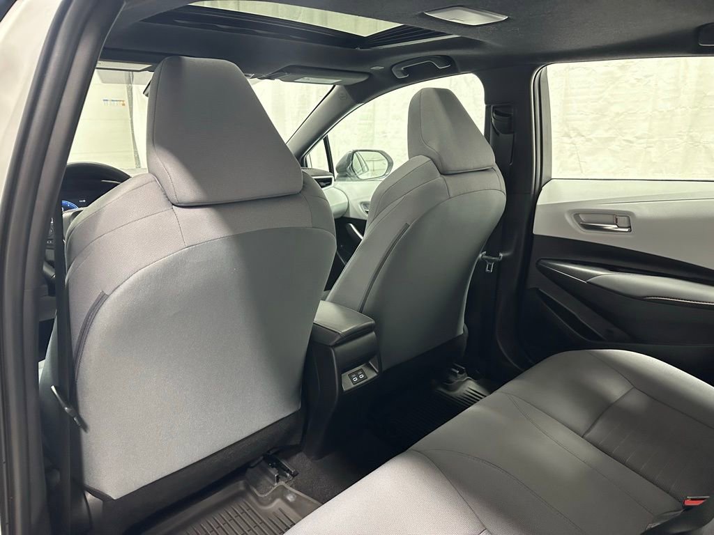 Used 2025 Toyota Corolla SE w/ SE Premium Package image 45