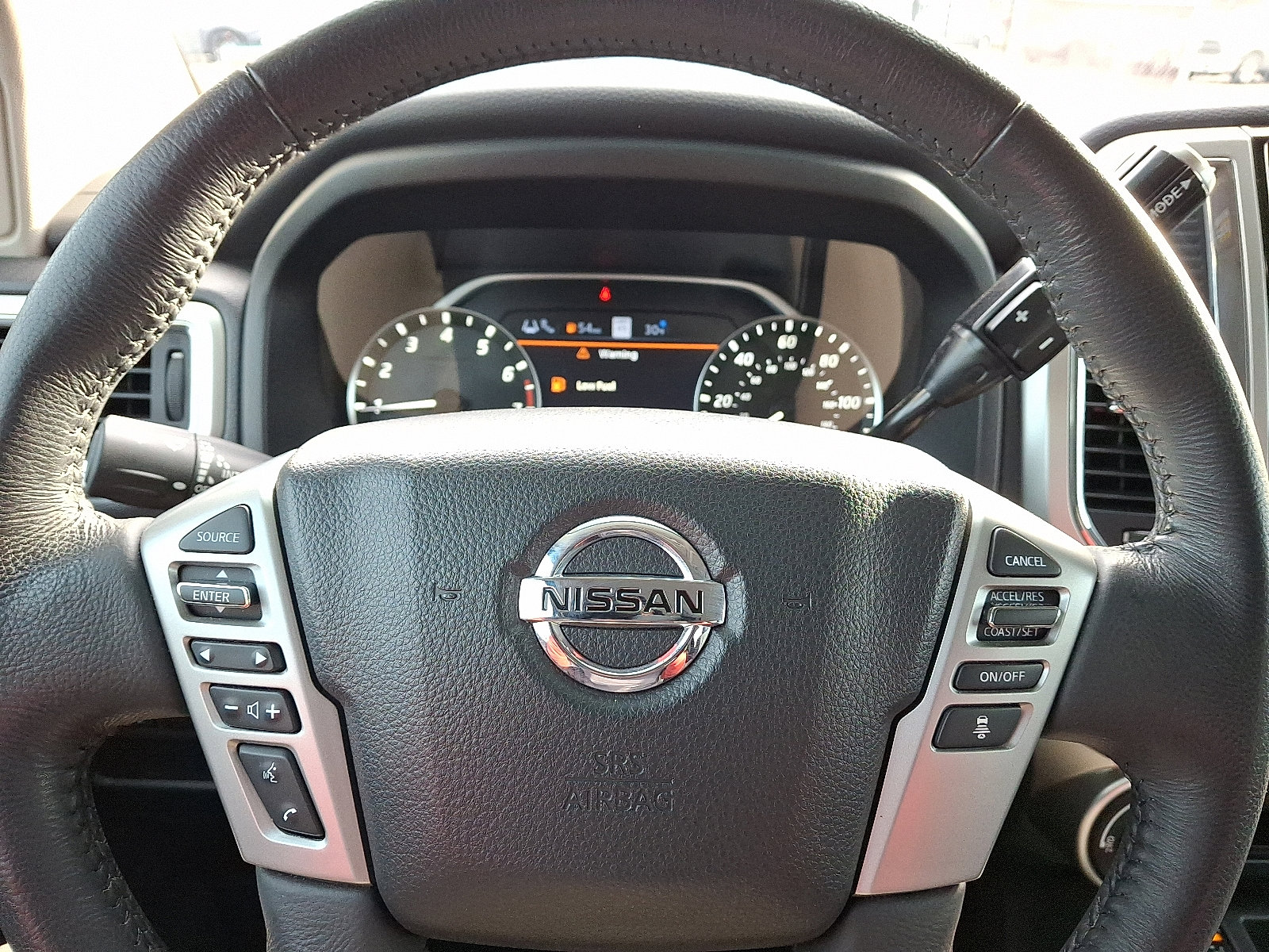 Used 2021 Nissan Titan SV w/ SV Convenience Package image 17